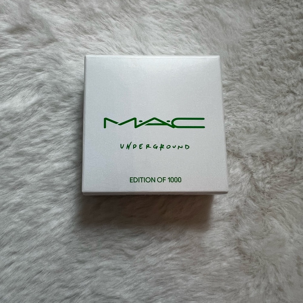 Mac Underground Extra Dimension Skinfinish Highlighter - Shade Precious